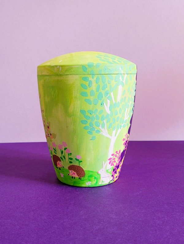 foto kinder urne waschbaer gruen lila handbemalt