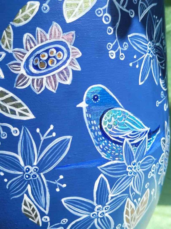 foto naturstoff urne vogel blau weiss metallic