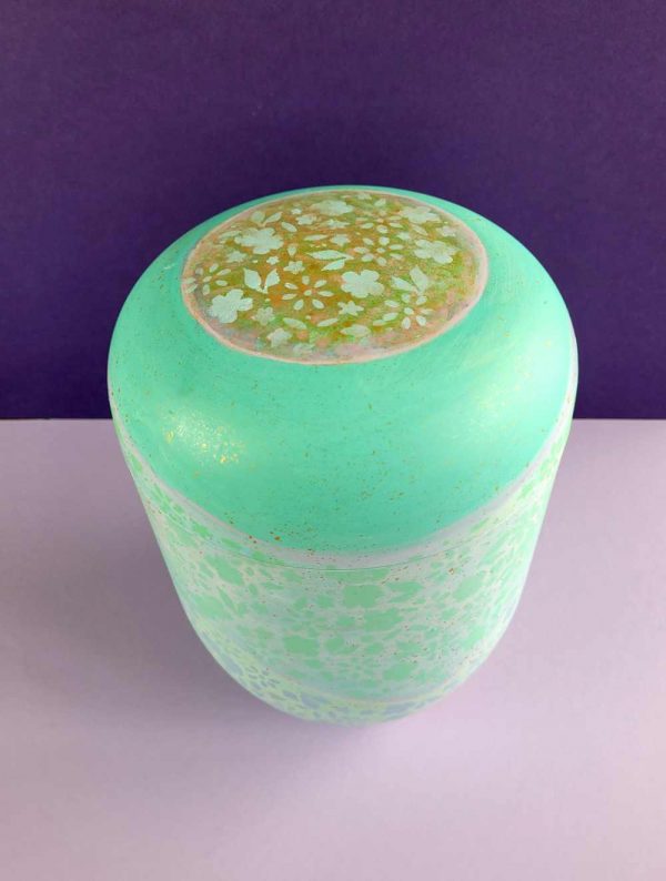 foto urne naturstoff blumen muster türkis mint lila gold bestattung